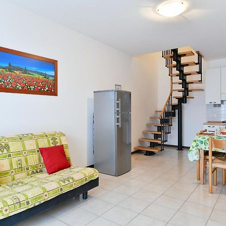 Apartament With Swimming Pool Apartment Каорле Екстериор снимка